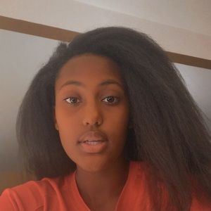 Meet your Posher, Leah